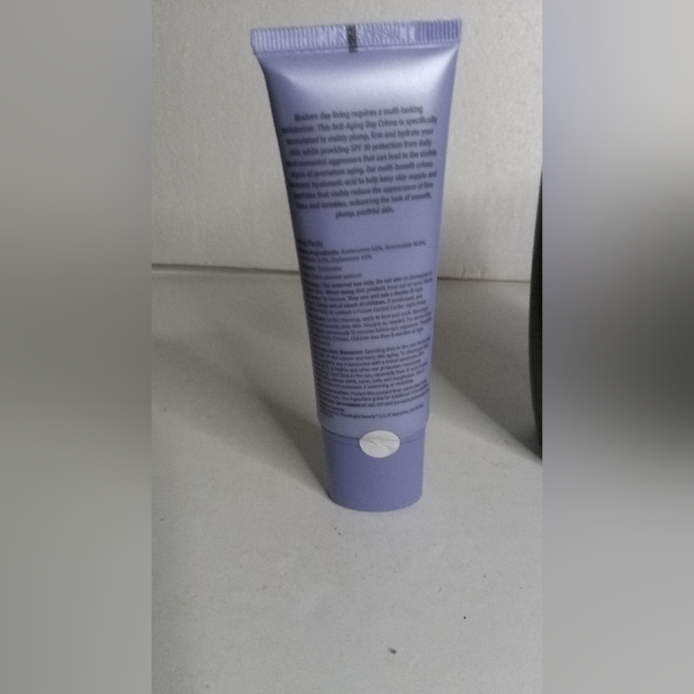 Meaningful Beauty Anti-Aging Day Crème and Skin Softening Cleanser Set - Picture 3 of 7